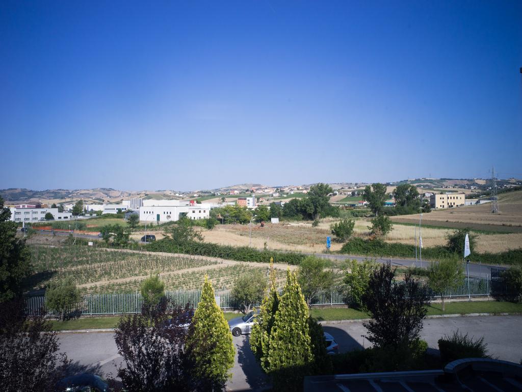 Hotel Select Atessa Esterno foto