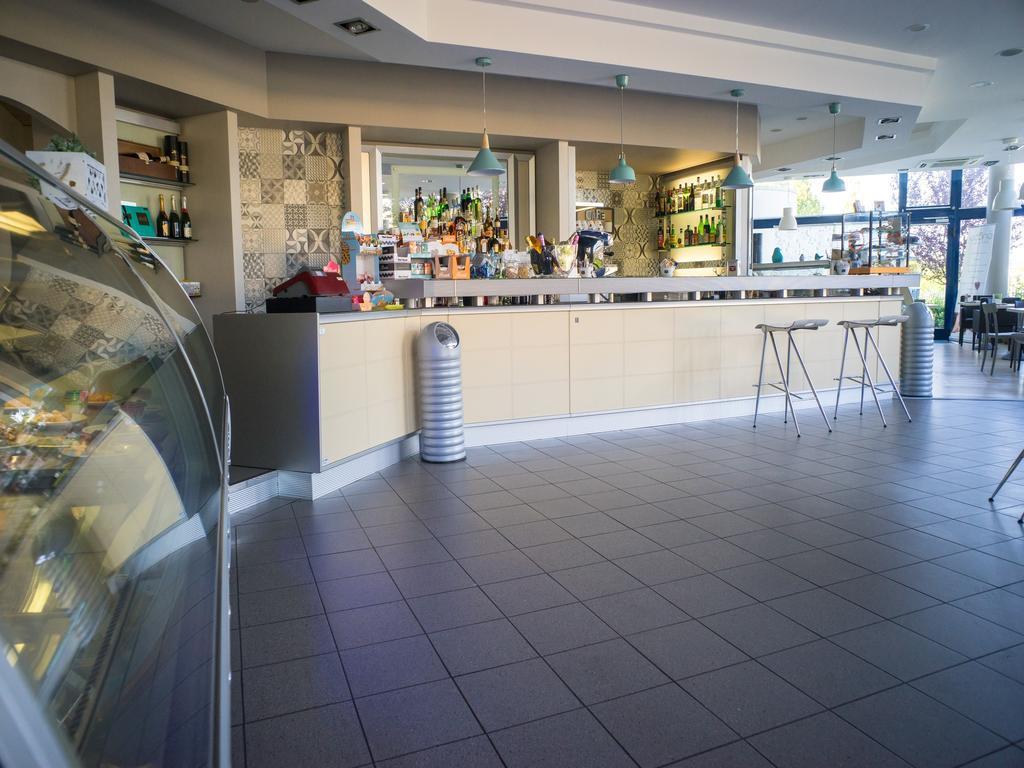 Hotel Select Atessa Esterno foto